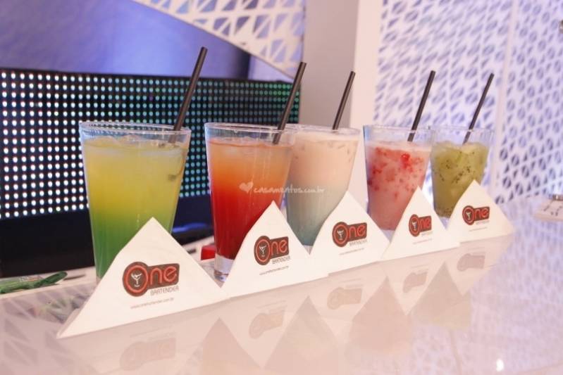 Quanto Custa Bartender com Drinks e Coquetéis Cursino - Bartender Preço por Pessoa Quanto Custa Bartender com Drinks e Coquetéis Cursino - Bartender Preço por Pessoa